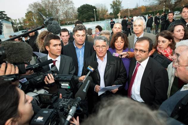 AZF Trial - Toulouse Toulouse Mayor Pierre Cohen speaks with press after the verdict at the Jean Mermoz auditorium in Toulouse, southwestern France on November 19, 2009. A French court cleared on November 19, 2009 oil giant Total of responsibility in the 2001 explosion of the AZF chemical factory near Toulouse. The blast killed 31 people. The court declared that a summons against Total issued by victims was not admissible as neither had been put under formal investigation by magistrates. Photo by Fred Lancelot ABACAPRESS Toulouse France  Copyright: xLancelotxFred ABACAx 210065_009 LancelotxFred ABACAx 210065_009 