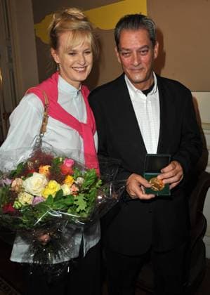 Paul Auster received the Grand Vermeil medal in Paris US novelist Paul Auster and his wife Siri Hustvedt during an award ceremony after he received the Grand Vermeil medal from the mayor of Paris Bertrand Delanoe, on June 10, 2010 in Paris, France. Photo by Jeremy Charriau ABACAPRESS.COM Paris France  Copyright: xCharriauxJeremy ABACAx 234041_001 CharriauxJeremy ABACAx 234041_001 