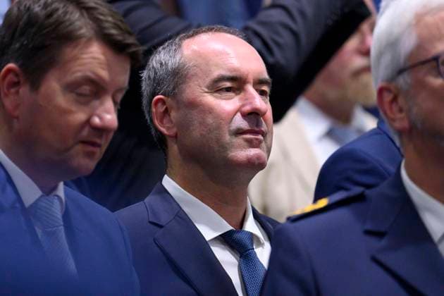 Bayerns Wirtschaftsminister Hubert Aiwanger (Freie Wähler) bei der Vereidigungsfeier von 1.500 neu eingestellte Polizistinnen und Polizisten in der Nürnberger Frankenhalle. Nürnberg, 29.07.2023 Bayern Deutschland *** Bavarias Minister of Economic Affairs Hubert Aiwanger Free Voters at the swearing-in ceremony of 1,500 newly recruited police officers in Nurembergs Frankenhalle Nuremberg, 29 07 2023 Bavaria Germany Copyright: xDwixAnoraganingrumx