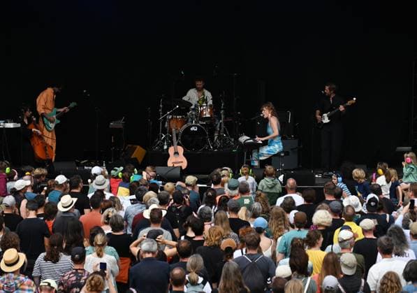 Music Festival Heimspiel Knyphausen 28 to 30 July 2023 , Concert of the band Paula Paula on Sunday, 30 July 2023 Performance of the music band Paula Paula at the festival Heimspiel Knyphausen on 30 July 2023 To see the stage of the musicians around band le