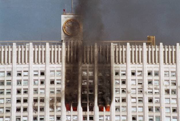 Moscow, Russia. A fire breaks out on the upper floors of the House of Soviets of the Russian Federation, caused by the Taman Division s armoured vehicle shooting during the storming of the building by supporters of the Russian president within a standoff between the Supreme Soviet of the Russian Federation and Russian President Boris Yeltsin. Boris Kavashkin TASS  22569670