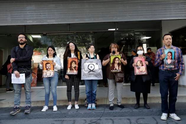 Families of the victims of the Narvarte multi-homicide demand justice in Mexico July 31, 2023, Mexico City, Mexico: Lawyer David Pena and Patricia Espinosa, Indira Alfaro, Mirtha Luz Perez, relatives of Ruben Espinosa Becerril, Nadia Vera, Mile Virginia Martin, Yesenia Quiroz, and Olivia Alejandra Negrete, murdered on July 31 from 2015 in an apartment in the Narvarte neighborhood; They demand justice from the Mexico City Attorney General s Office during the press conference at the office in Mexico City. on July 31, 2023 in Mexico City, Mexico (Photo by Luis Barron Eyepix Group). Copyright: xLuisxBarronx xEyepixxGroupx LB_20230731_RUBEN24