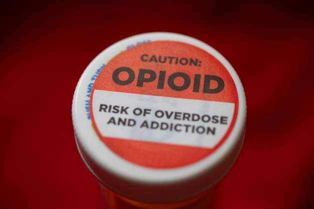 July 31, 2023, Detroit, Michigan, USA: A label on a bottle of hydrocodone-acetamin opioid prescription pills warns against the danger of overdose and addiction. Detroit USA - ZUMAw66_ 20230731_zaf_w66_005 Copyright: xJimxWestx