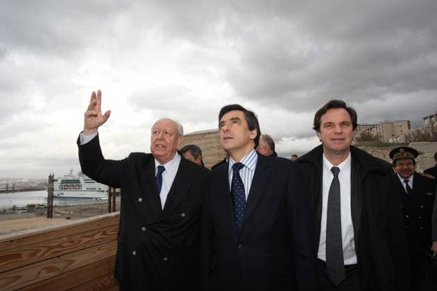 Francois Fillon visits Marseille Prime Minister Francois Fillon (C), Marseille s mayor Jean-Claude Gaudin (L) and MP Renaud Muselier (R), visit the Fort saint-Jean during a visit to Marseille, Southern France on January 14, 2008. Photo by Philippe Laurenson ABACAPRESS.COM Marseille FRANCE France  Copyright: xLaurensonxPhilippe ABACAx 142012_06 LaurensonxPhilippe ABACAx 142012_06 