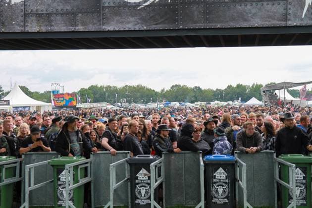 Bilder des Jahres 2023, Entertainment 08 August Entertainment Themen der Woche KW31 Entertainment Bilder des Tages Wacken, Deutschland 02. August 2023: Wacken Open Air, WOA 2023, ein Metal-Festival in der Gemeinde Wacken in Schleswig-Holstein. Im Bild: Fans Schleswig Holstein *** Wacken, Germany 02 August 2023 Wacken Open Air, WOA 2023, a metal festival in the municipality of Wacken in Schleswig Holstein In the picture fans Schleswig Holstein. Copyright: xFotostandx xxSvenxBaehrx