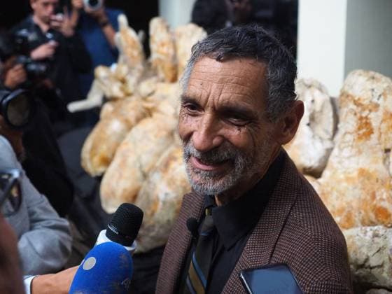 August 2, 2023, Lima, Lima, Peru: Mario Urbina, Peruvian paleontologist showing the fossilized vertebrae of the Perucetus Colossus , the heaviest animal in the history of the earth, at the Natural History Museum of the National University of San Marcos (UNMSM). The Perucetus Colossus was a cetacean that lived 39 million years ago and it is believed that, with a length of 20 meters, it weighed 199 tons. The Fossil was discovered by the Peruvian Paleontologist Mario Urbina in 2013 in the Ica desert. Lima Peru - ZUMAg240 20230802_zip_g240_008 Copyright: xCarlosxGarciaxGranthonx