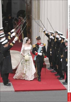 60080 54 Crown Prince Frederik of Denmark and his wife Mary Elisabeth Donaldson leave the Our Lady s Cathedrale after the wedding ceremony on Friday, May 14, 2004. Photo by Hounsfield-Klein-Zabulon ABACA  Copyright: xHounsfield-Klein-Zabulon ABACAx 60080_54 Hounsfield-Klein-Zabulon ABACAx 60080_54