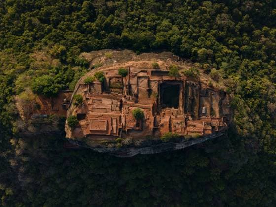 Sigiriya, The Lion Fortress Of Sri Lanka An Aerial View of Sigiriya Rock on August 6, 2023, in Dambulla, Sri Lanka. Sigiriya Lion Rock is an ancient rock fortress known for its massive column of rock that reaches nearly 200 metres high. The site dates back to the reign of King Kasyapa (4774-4795 AD), who chose this site as his new capital. He decorated the walls with frescoes and built an impressive palace right on top of the rock column, accessible only through the mouth of an enormous carved lion. It is located at a distance of 178 km from Colombo and has become a popular tourist spot for foreigners from all over the world. Dambulla Matale Sri Lanka  Copyright: xThilinaxKaluthotagex originalFilename: kaluthotage-notitle230806_npK1s.jpg