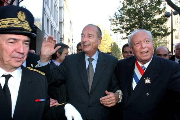 68749 28 French President Jacques Chirac (L) and Marseille mayor Jean-Claude Gaudin arrive at the 4th CitÅ½ de la RÅ½ussite held at the Palais du Pharo in Marseille, southern France, on November 14, 2004. Photo by Gerald Holubowicz ABACA.  Copyright: xHolubowiczxGerald ABACAx 68749_28 HolubowiczxGerald ABACAx 68749_28