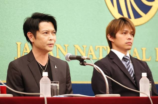 August 4, 2023, Tokyo, Japan - Members of Johnny s Sexual Assault Victims Association,Yasunobu Shiga (L) and Kazuya Nakamura (R) hold a press conference at the Japan National Press Club in Tokyo on Friday, August 4, 2023. UN human rights group probeed cases of entertainment company Johnny & Associate founder Johnny Kitagawa s sexual abuse to the company s young boy talents and several hundreds talents were abused. (photo by Yoshio Tsunoda AFLO)  , aflo_225788555.jpg,