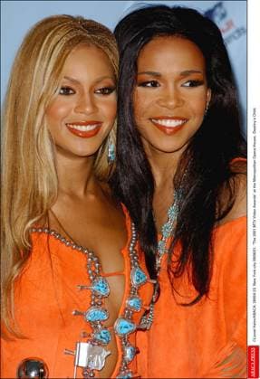 28454 24 Lionel Hahn ABACA. 28454-24. New York city 09 06 01. The 2001 MTV Video Awards at the Metropolitan Opera House. Pictured : Destiny s Child with Beyonce Knowles on left  Copyright: xHahnxLionel ABACAx 28454_24 HahnxLionel ABACAx 28454_24