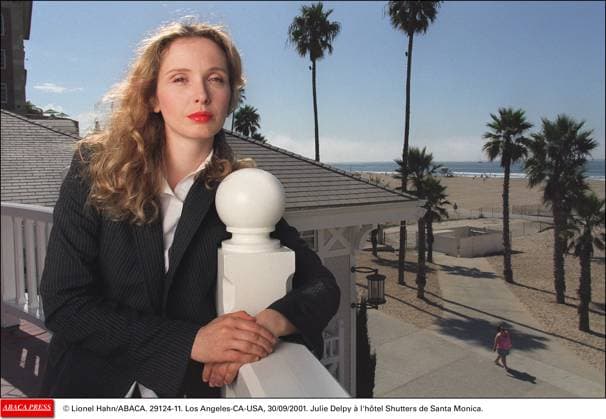 29124 11 Lionel Hahn ABACA. 29124-11. Los Angeles-CA-USA, 30 09 2001. Julie Delpy ËÜ l hâ ¢tel Shutters de Santa Monica.  Copyright: xHahnxLionel ABACAx 29124_11 HahnxLionel ABACAx 29124_11