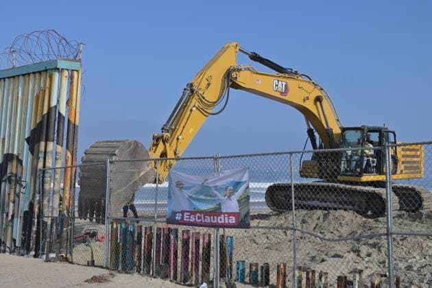 August 7, 2023, Tijuana, Baja California, Mexico: Border construction has been completed on the secondary fence dividing Mexico and California on the Playas de Tijuana beach border, where 30-foot fence panels have been installed along with a new sliding gated fence entryway at the San Diego-Tijuana Friendship Park area. Cranes and construction workers have begun dismantling some of the primary fencing as well along the beach border that goes into the Pacific Ocean. Tijuana Mexico - ZUMAm180 20230807_zip_m180_002 Copyright: xCarlosxA.xMorenox
