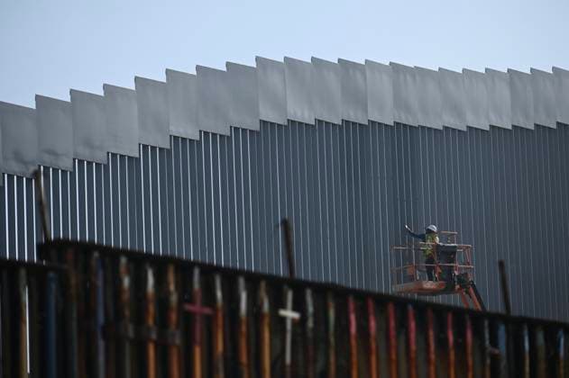 August 7, 2023, Tijuana, Baja California, Mexico: Border construction has been completed on the secondary fence dividing Mexico and California on the Playas de Tijuana beach border, where 30-foot fence panels have been installed along with a new sliding gated fence entryway at the San Diego-Tijuana Friendship Park area. Cranes and construction workers have begun dismantling some of the primary fencing as well along the beach border that goes into the Pacific Ocean. Tijuana Mexico - ZUMAm180 20230807_zip_m180_003 Copyright: xCarlosxA.xMorenox