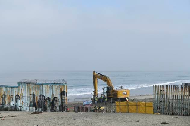 August 7, 2023, Tijuana, Baja California, Mexico: Border construction continues on the Playas de Tijuana beach border that divides California and Tijuana. Cranes and construction workers have begun dismantling some of the primary fencing along the beach that goes into the Pacific Ocean. 30-foot fence panels will replace the older fencing just like secondary fencing which is now completed. Tijuana Mexico - ZUMAm180 20230807_zip_m180_011 Copyright: xCarlosxA.xMorenox