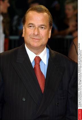 37655 06 Serge Arnal ABACA. 37655-6. Deauville-France, 30 08 2002. French author Paul-Loup Sulitzerposes for photographers during the 28th American Film Festival opening ceremony.  Copyright: xArnalxSerge ABACAx 37655_06 ArnalxSerge ABACAx 37655_06
