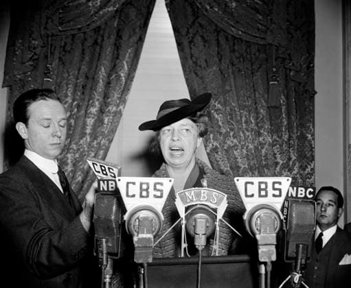 U.S. First Lady Eleanor Roosevelt during Radio Broadcast, Washington DC, USA, Harris & Ewing, 1939  Copyright: xCircaxImagesx ghi-circa01182
