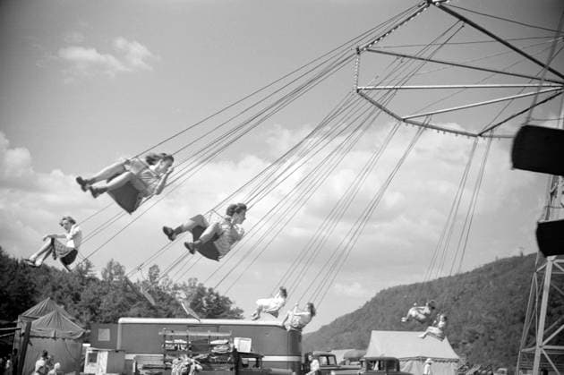 Carnival Ride, Bellows Falls, Vermont, USA, Jack Delano, U.S. Farm Security Administration, August 1941  Copyright: xCircaxImagesx ghi-circa01535
