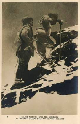 1922 British Mt Everest Expedition - Norton and Mallory 1922 British Mount Everest Expedition - Major Edward Teddy F. Norton (1884-1954) and George Herbert Leigh Mallory (1886-1924) at nearly 27,000 feet. Date: 1922  Copyright: Copyrightx(c)Geminix2023.xCredit:xGemini 10651838