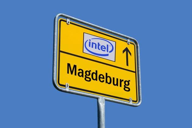 Ortsschild mit Magdeburg und Logo von Intel Ortsschild mit Magdeburg und Logo von Intel, 10.08.2023 Borkwalde, Brandenburg, Auf einem Ortsschild befindet sich der Schriftzug Magdeburg und das Logo von Intel. *** Place name sign with Magdeburg and logo of Intel Place name sign with Magdeburg and logo of Intel, 10 08 2023 Borkwalde, Brandenburg, On a place name sign is the writing Magdeburg and the logo of Intel