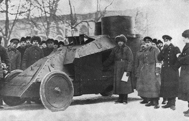 City militia with armoured car, Petrograd, Russia City militia (volunteer police force) with armoured car, Petrograd (St Petersburg), Russia. Date: 1917  Copyright: Copyrightx(c)Geminix2023.xCredit:xGemini 11773372