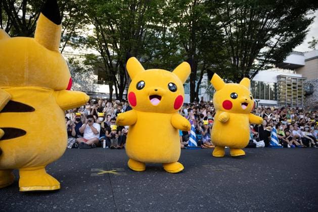 Bilder des Jahres 2023, Entertainment 08 August Entertainment Themen der Woche KW32 News Bilder des Tages August 11, 2023, Yokohama, Kanagawa, Japan: Pikachus walk and dance in front of children and their parents during their parade at Pokemon World Championships 2023 in Minatomirai, Yokohama. Yokohama Japan - ZUMAs197 20230811_aaa_s197_214 Copyright: xStanislavxKogikux