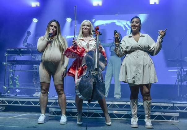 Lakefest 2023 Friday, Eastnor Castle, Herefordshire, UK Grace Chatto and her band Clean Bandit headline Friday night at Lakefest Festival 2023, Friday, Eastnor Castle, Herefordshire, UK, Credit:Jules Annan Avalon  Copyright: xJulesxAnnanx xAvalonx 0796336455