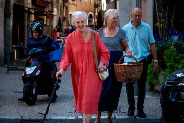 Bilder des Jahres 2023, Entertainment 08 August Entertainment Themen der Woche KW32 Entertainment Bilder des Tages Queen Margrethe Visits Cahors Market Queen Margrethe II of Denmark visits market of Cahors, during her vacances at Cayx Castle, residence of the Danish Royal Family, in the Lot department, France, on August 12, 2023. Photo by Denis Prezat ABACAPRESS.COM Cahors Occitanie France  Copyright: xPrezatxDenis ABACAx 863785_007 PrezatxDenis ABACAx 863785_007