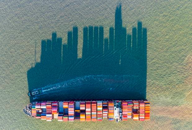 Bilder des Jahres 2023, News 08 August News Themen der Woche KW32 News Bilder des Tages 2023 H1 Shanghai Port Container Throughput Growth SHANGHAI, CHINA - AUGUST 13, 2023 - A very large container ship loaded with containers leaves the automated terminal of Yangshan Deep Water Port Area in Shanghai, China, August 13, 2023. From January to June 2023, the container throughput of Shanghai Port in the first half of the year reached 23.74 million TEU, an increase of 5.3%, of which the container throughput in June reached 4.15 million TEU. Shanghai Shanghai China  Copyright: xCFOTOx originalFilename: cfoto-2023h1sh230813_npoQR.jpg