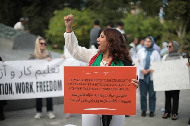 Bilder des Jahres 2023, News 08 August News Themen der Woche KW32 Protest Against The Taliban In Toronto Dozens of members of Toronto s Afghan community held a protest at Queens Park in Toronto on Sunday, August 13. According to the demonstrators, the Taliban regime is brutalizing women in Afghanistan. Toronto Canada  Copyright: xSayedxNajafizadax originalFilename: najafizada-notitle230814_np5di.jpg