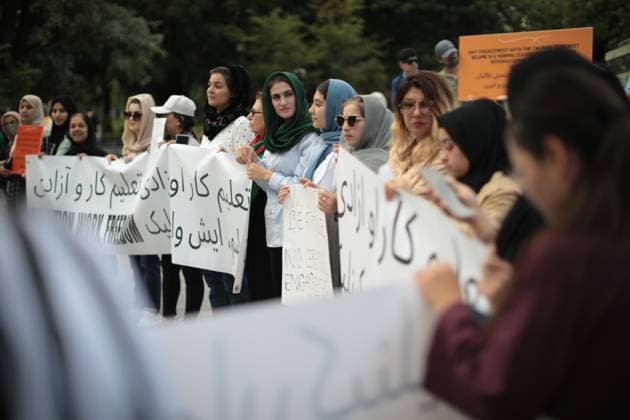 Protest Against The Taliban In Toronto Dozens of members of Toronto s Afghan community held a protest at Queens Park in Toronto on Sunday, August 13. According to the demonstrators, the Taliban regime is brutalizing women in Afghanistan. Toronto Canada  Copyright: xSayedxNajafizadax originalFilename: najafizada-notitle230814_npZLG.jpg