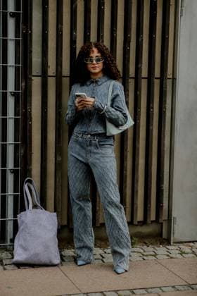 Copenhagen Fashion Week - Street Style Street style, Maisie Moss arriving at Gestuz Spring-Summer 2024 show, during Copenhagen Fashion Week, Denmark, on August 10th, 2023. Photo by Marie-Paola Bertrand-Hillion ABACAPRESS.COM Copenhagen Denmark  Copyright: xBertrand-HillionxMarie-Paola ABACAx 864103_044 Bertrand-HillionxMarie-Paola ABACAx 864103_044