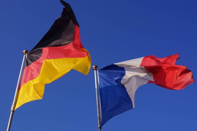 deutsch-französische freundschaft deutsch-französische freundschaft Copyright: xZoonar.com u+h.eggenbergerx 4954198