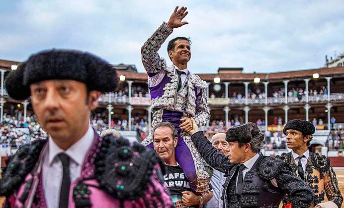 Bilder des Jahres 2023, News 08 August News Themen der Woche KW33 EL JULI El torero Julian Lopez El Juli en la plaza de toros de El Bibio en Gijon. The Spanish bullfighter Julian Lopez El Juli at the bullring of El Bibio in Gijon. Gijon Espana 139893060 *** EL JULI The Spanish bullfighter Julian Lopez El Juli at the bullring of El Bibio in Gijon Gijon Gijon Spain 139893060  xDavidxS.xBustamante