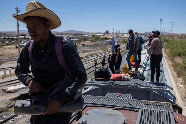 May 7, 2023, Auburn Hills, Michigan, USA: Every day, thousands of migrants arrive at the border between Mexico and the United States aboard a freight train they board in Mexico City. The train, known as La Bestia, has become one of the most frequently used modes of transportation by migrants due to its affordability. However, behind this quest for opportunities and hope, there are also heart-wrenching consequences: many individuals have suffered the loss of limbs, and in tragic cases, some have even lost their lives in the attempt. Auburn Hills USA - ZUMAp241 20230507_zip_p241_012 Copyright: xDavidxPeinadox