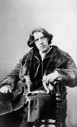 May 30, 2023, New York City, New York, USA: Oscar Wilde (1854-1900), Irish Poet and Playwright, three-quarter length seated portrait, Napoleon Sarony, 1882 New York City USA - ZUMAg145 20230530_zap_g145_002 Copyright: xJTxVintagex