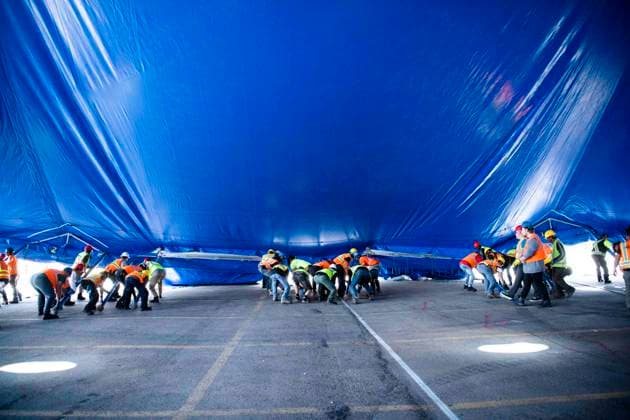 August 19, 2023, Calgary, Alberta, Canada: Cirque du Soleil and local contractors put up the big tent for the Cirque du Soleil KOOZA show in Calgary for the first time since 2019. Calgary Canada - ZUMAr123 20230819_zap_r123_013 Copyright: xBadenxRothx