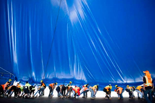 August 19, 2023, Calgary, Alberta, Canada: Cirque du Soleil and local contractors put up the big tent for the Cirque du Soleil KOOZA show in Calgary for the first time since 2019. Calgary Canada - ZUMAr123 20230819_zap_r123_020 Copyright: xBadenxRothx