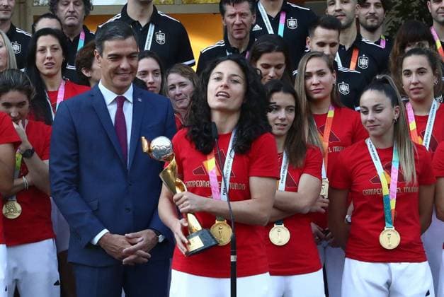 The President of the Spanish Government, Pedro Sánchez, during a meeting with the Spanish womens national soccer team as the winner of the World Cup in Madrid August 22, 2023 Pedro Sanchez receives the womens national soccer team at the Moncloa after their victory in the World Cup Cordon Press  Fernando.Calvo