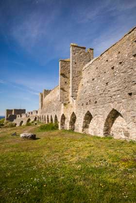 Sweden, Gotland Island, Visby, 12th century city wall, most complete medieval city wall in Europe  Copyright: xWalterxBibikowx x EU28 WBI0656