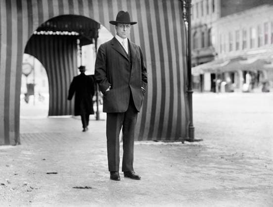 William Randolph Hearst, full-length portrait at Willard Hotel, Washington, D.C., USA, Harris & Ewing, 1911  Copyright: xCircaxImagesx ghi-circa11713