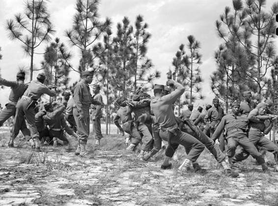 Soldiers of 41st Engineers practicing Jiu Jitsu, Fort Bragg, North Carolina, USA, Arthur Rothstein, U.S. Office of War Information, March 1942  Copyright: xCircaxImagesx ghi-circa11794