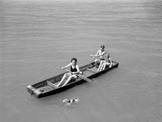 Kenneth C. Hall, wife and daughter rowing on Tennessee River, Sheffield, Alabama, USA, Arthur Rothstein, U.S. Farm Security Administration, June 1942  Copyright: xCircaxImagesx ghi-circa11983