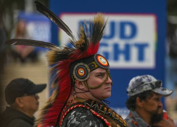 2Spirit Powwow Opens Edmonton Pride 2023 EDMONTON, CANADA - AUGUST 24, 2023: A member of the First Nation wearing a fancy dress during the Beaver Hills 2Spirit Powwow in Edmonton s Churchill Square on the opening day of the Edmonton Pride Festival, on August 24, 2023, in Edmonton, Alberta, Canada. Edmonton Canada  Copyright: xArturxWidakx originalFilename: widak-2spiritp230824_np5um.jpg