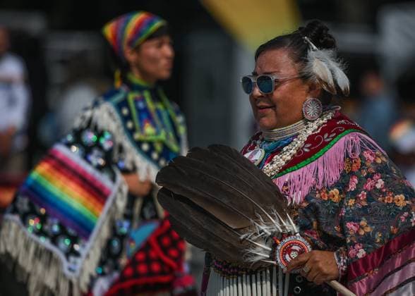 2Spirit Powwow Opens Edmonton Pride 2023 EDMONTON, CANADA - AUGUST 24, 2023: Members of the First Nation during a shawl dance competition at the Beaver Hills 2Spirit Powwow in Edmonton s Churchill Square on the opening day of the Edmonton Pride Festival, on August 24, 2023, in Edmonton, Alberta, Canada. Edmonton Canada  Copyright: xArturxWidakx originalFilename: widak-2spiritp230824_npB9B.jpg