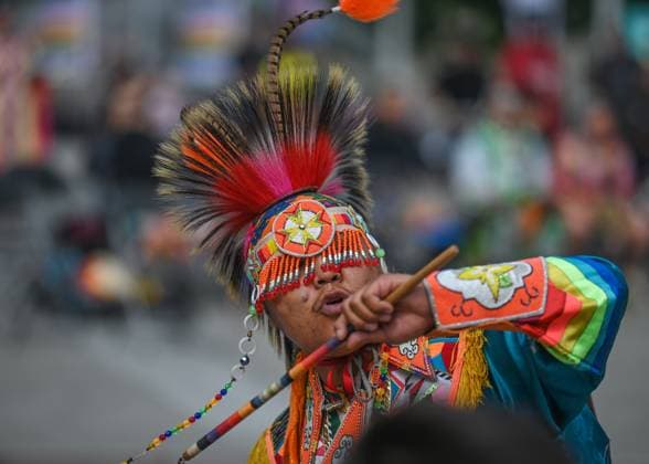 2Spirit Powwow Opens Edmonton Pride 2023 EDMONTON, CANADA - AUGUST 24, 2023: A member of the First Nation performing a dance during the Beaver Hills 2Spirit Powwow in Edmonton s Churchill Square on the opening day of the Edmonton Pride Festival, on August 24, 2023, in Edmonton, Alberta, Canada. Edmonton Canada  Copyright: xArturxWidakx originalFilename: widak-2spiritp230824_np232.jpg