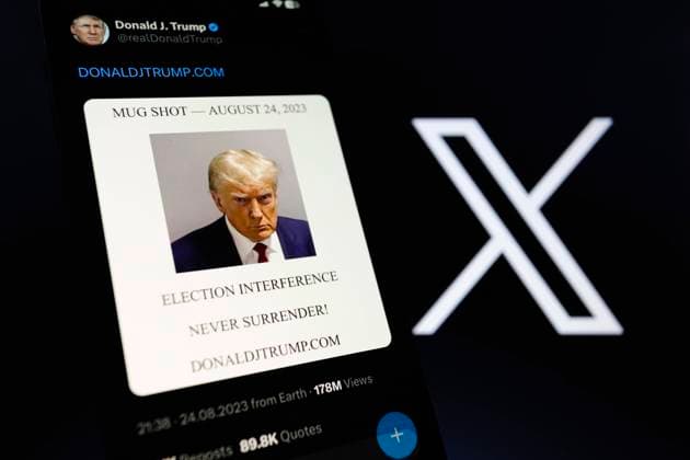 August 25, 2023, Asuncion, Paraguay: Trump s account on X is displayed on a smartphone. Former President Donald Trump posted an image of his mug shot, taken at Fulton County Jail on Thursday. Trump has returned to the social media X, formerly known as Twitter, after more than two years. Asuncion Paraguay - ZUMAc217 20230825_zip_c217_001 Copyright: xAndrexM.xChangx