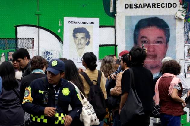 August 25, 2023, Mexico City, Mexico: Relatives of the social leader Rosendo Radilla Pacheco, victim of forced disappearance at the hands of the Mexican Army on August 25, 1974, in the protest and placement of the photograph Rosendo Radilla in the Glorieta at y the Disappeared on Reforma Avenue in Mexico City. on August 25, 2023 in Mexico City, Mexico Mexico City Mexico - ZUMAe321 20230825_zia_e321_015 Copyright: xLuisxBarronx