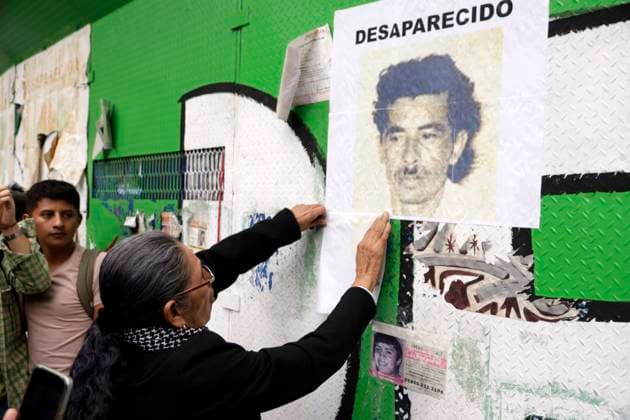 August 25, 2023, Mexico City, Mexico: Tita Radilla, daughter of social leader Rosendo Radilla Pacheco, victim of forced disappearance at the hands of the Mexican Army on August 25, 1974. The protest and placement of the photograph Rosendo Radilla in the Glorieta a The Disappeared on Reforma Avenue in Mexico City. on August 25, 2023 in Mexico City, Mexico Mexico City Mexico - ZUMAe321 20230825_zia_e321_020 Copyright: xLuisxBarronx