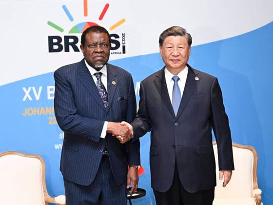 230824 -- JOHANNESBURG, Aug. 24, 2023 -- Chinese President Xi Jinping meets with his Namibian counterpart Hage Geingob on the sidelines of the 15th BRICS Summit in Johannesburg, South Africa, Aug. 24, 2023. SOUTH AFRICA-JOHANNESBURG-XI JINPING-NAMIBIA-PRESIDENT-MEETING XiexHuanchi  (230824) -- JOHANNESBURG, Aug. 24, 2023 -- Chinese President Xi Jinping meets with his Namibian counterpart Hage Geingob IMAGO XiexHuanchi  imago images 1033681419